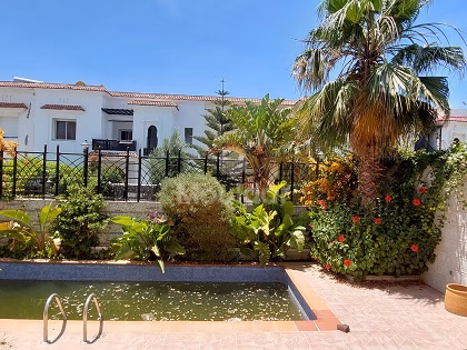 Villa à louer avec piscine et trois étages Villa à louer avec piscine et trois étages
