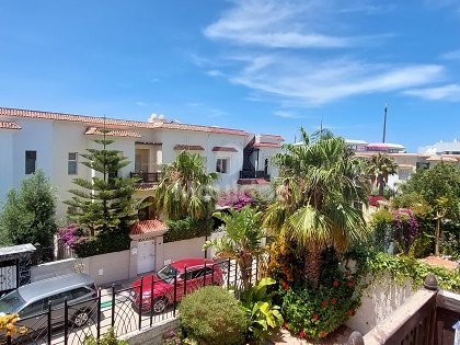 Villa en alquiler con piscina y tres pisos - view 3
