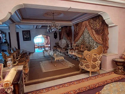 Villa for sale with terrace and two floors