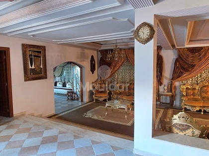 Villa for sale with terrace and two floors