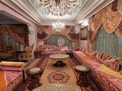 Villa for sale with terrace and two floors