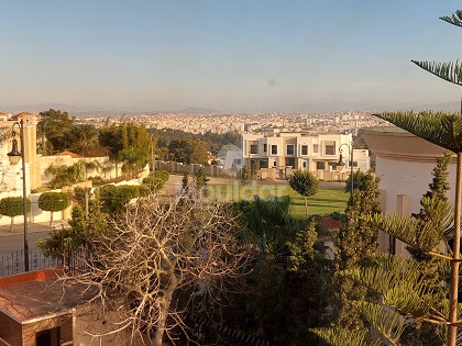 Villa for sale with terrace and two floors