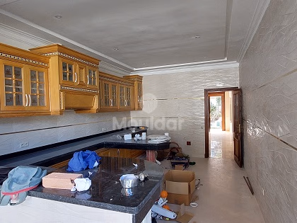 Villa for sale with swimming pool and three floors