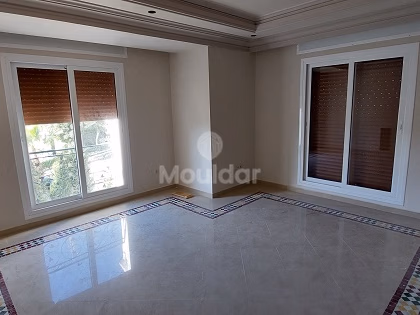 Villa for sale with swimming pool and three floors