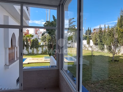 Villa for sale with swimming pool and three floors