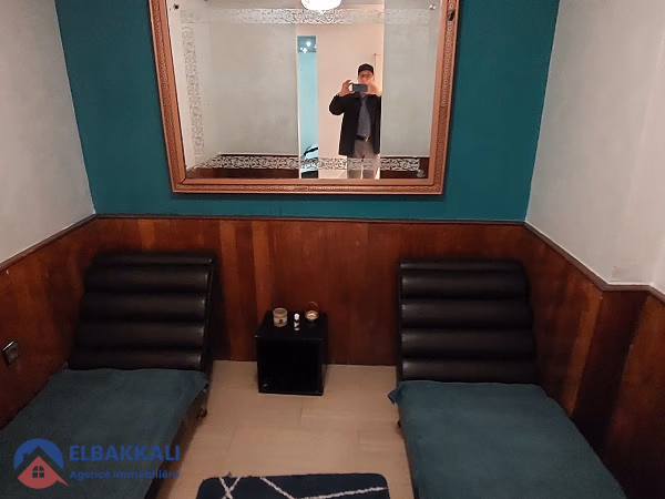 Local commercial à vendre avec terrasse Local commercial à vendre avec terrasse