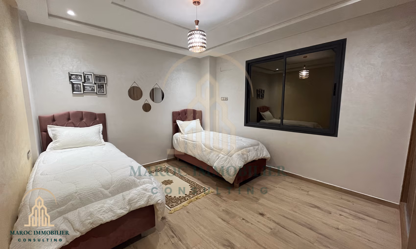 شقة للإيجار مع تراس في الطابق الثاني