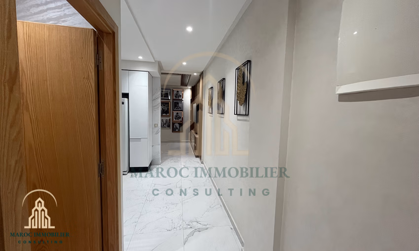 شقة للإيجار مع تراس في الطابق الثاني