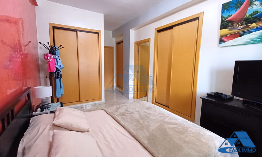 شقة للبيع في الطابق الرابع شقة للبيع في الطابق الرابع