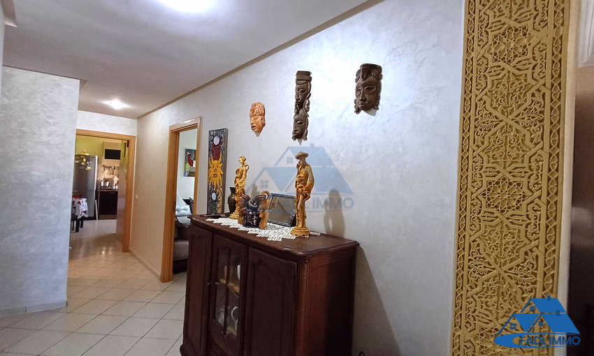 شقة للبيع في الطابق الرابع شقة للبيع في الطابق الرابع