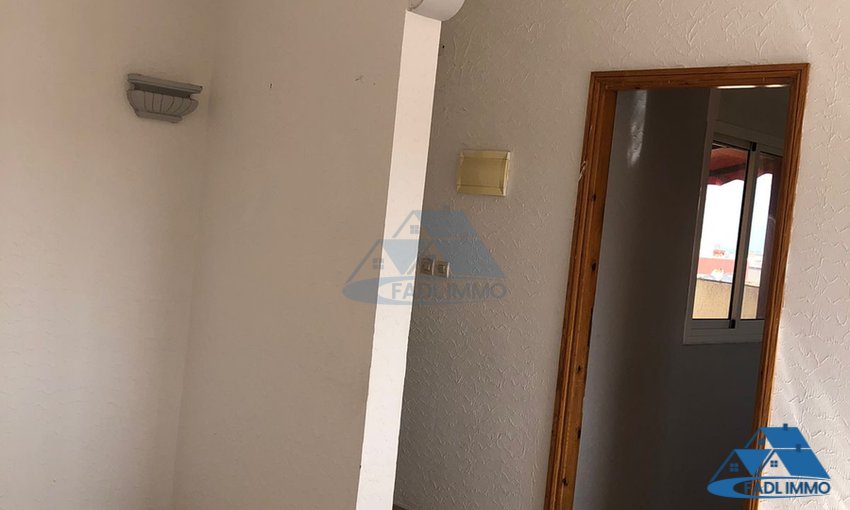 Studio à louer au deuxième étage