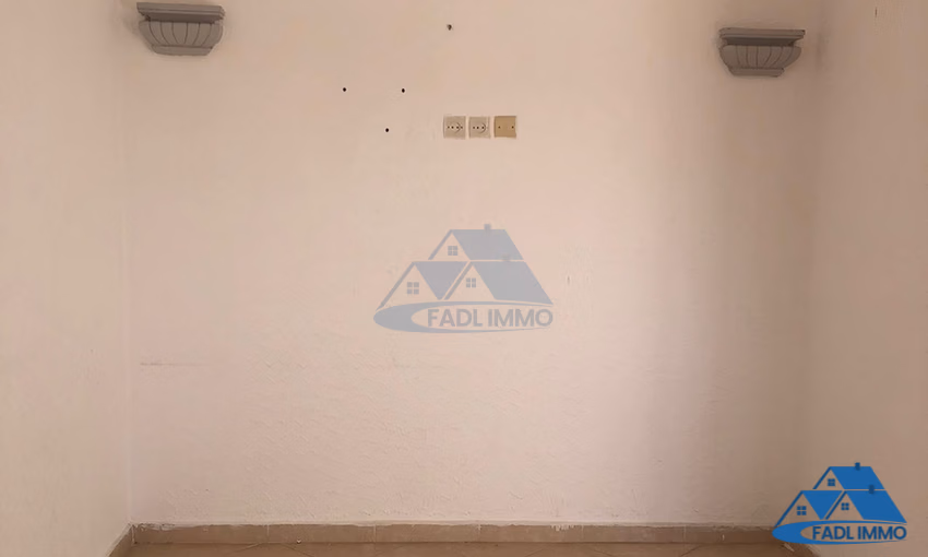 Studio à louer au deuxième étage