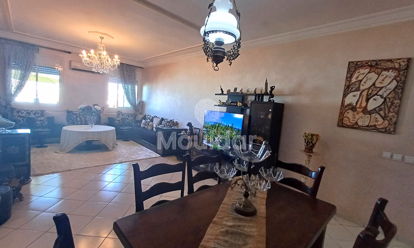 شقة للبيع في الطابق الرابع