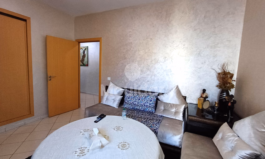 شقة للبيع في الطابق الرابع