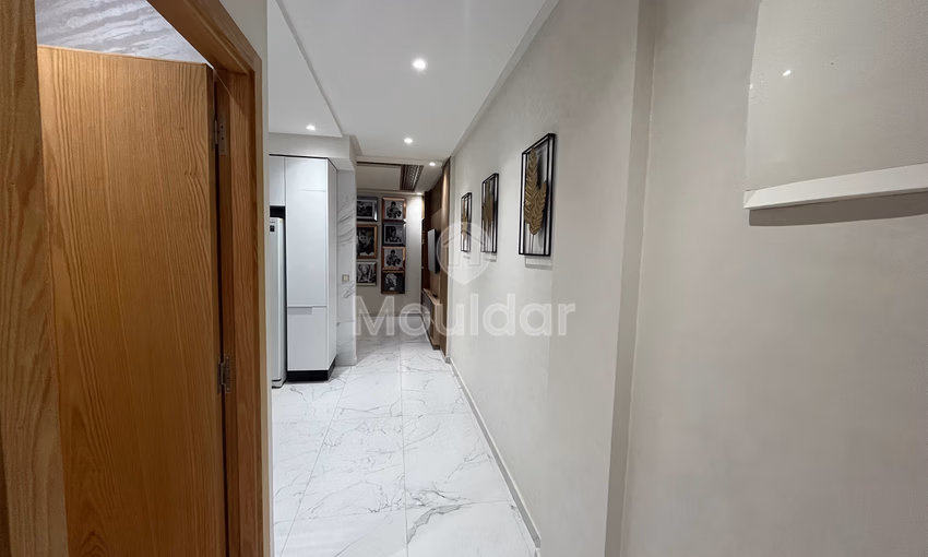 شقة للإيجار مع تراس في الطابق الثاني شقة للإيجار مع تراس في الطابق الثاني