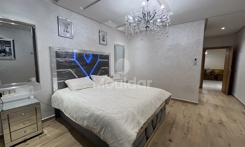 شقة للإيجار مع تراس في الطابق الثاني شقة للإيجار مع تراس في الطابق الثاني