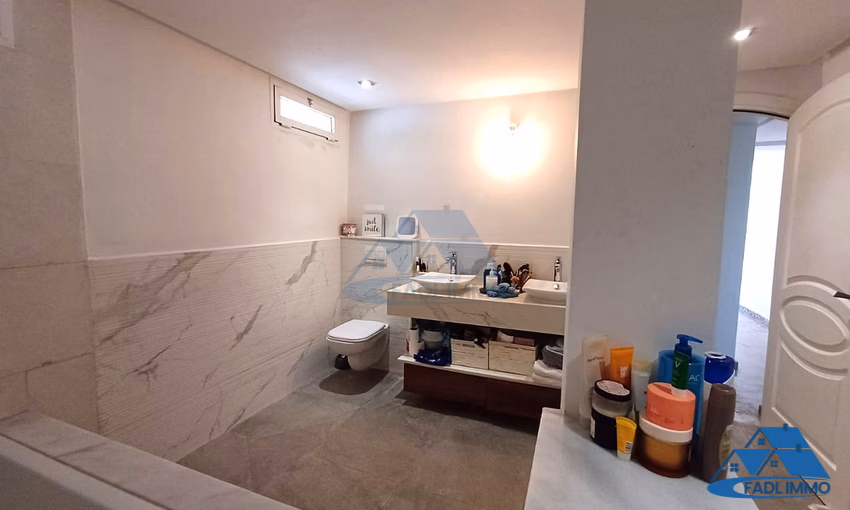 Villa à vendre et trois étages