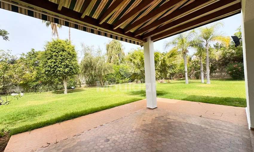 Villa à louer avec jardin