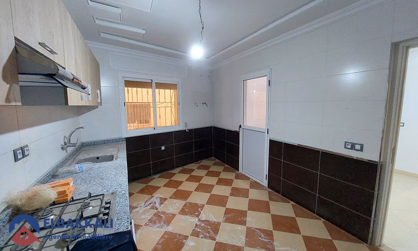 Maison à vendre avec garage et quatre étages