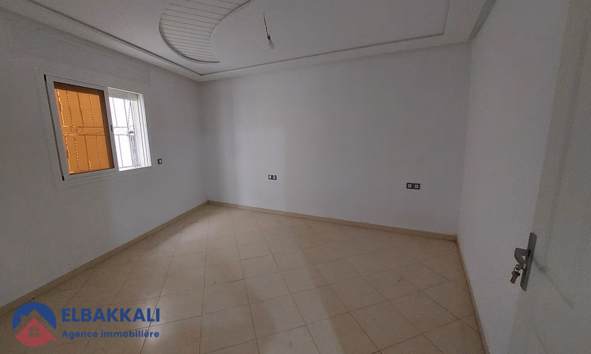 Maison à vendre avec garage et quatre étages