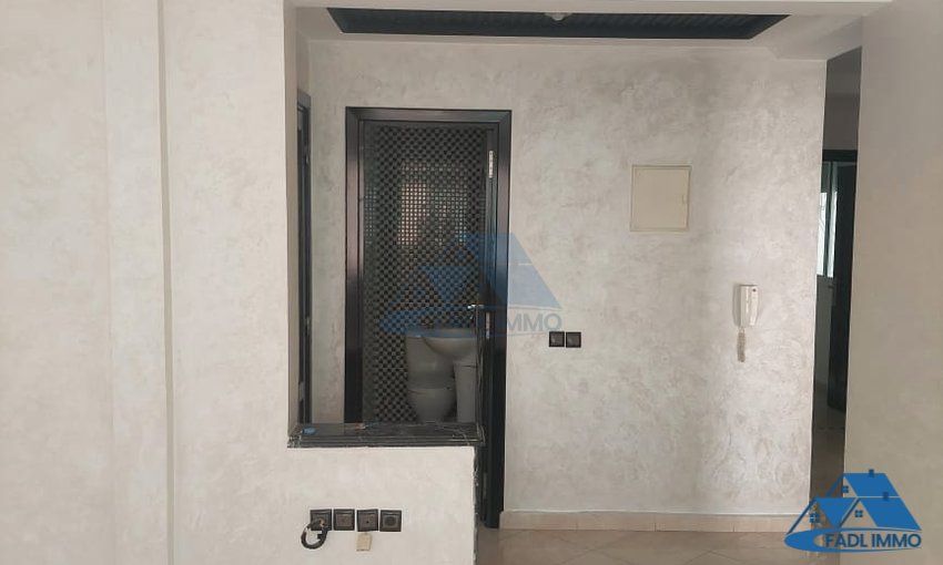 Appartement à vendre avec balcon au premier étage