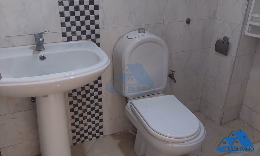 Appartement à vendre avec balcon au premier étage