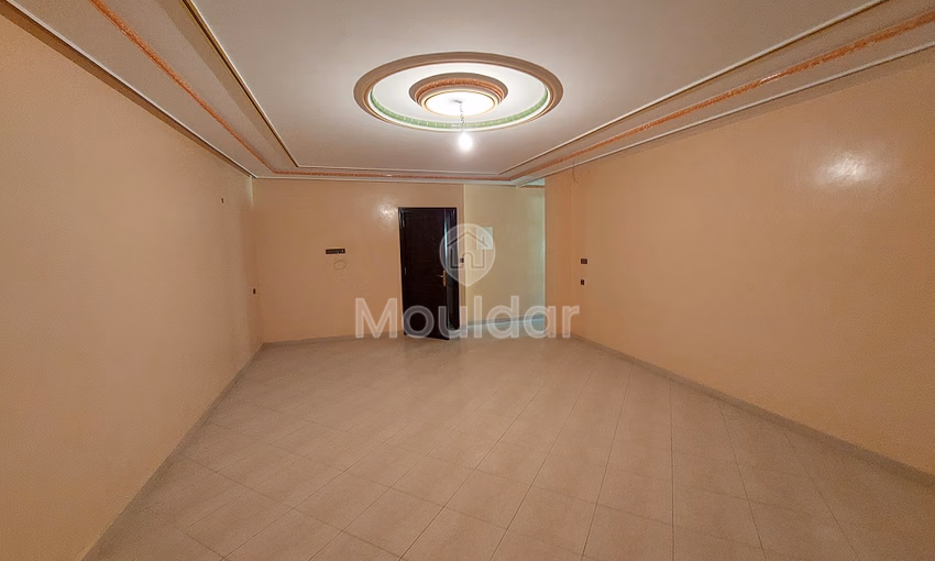 Maison à vendre avec balcon et trois étages