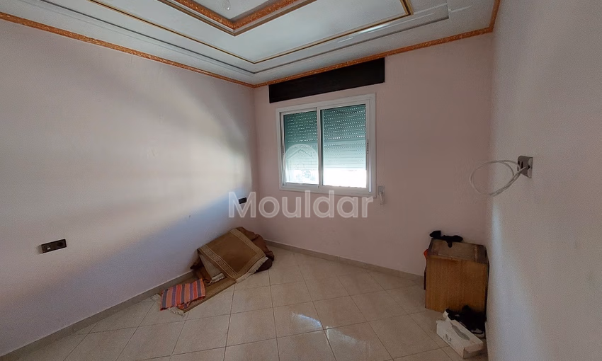 Maison à vendre avec balcon et trois étages