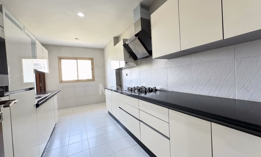 Apartamento en alquiler con jardín en el segundo piso