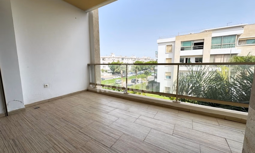 Apartamento en alquiler con jardín en el segundo piso