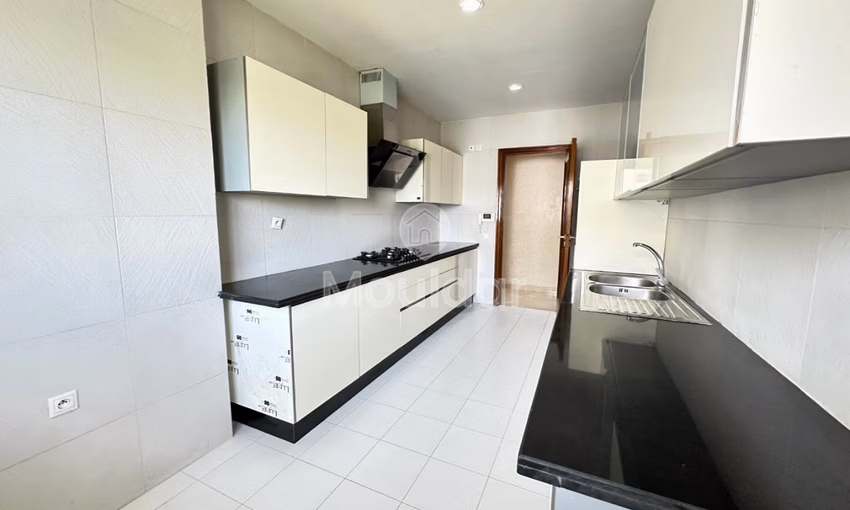 Apartamento en alquiler con jardín en el segundo piso