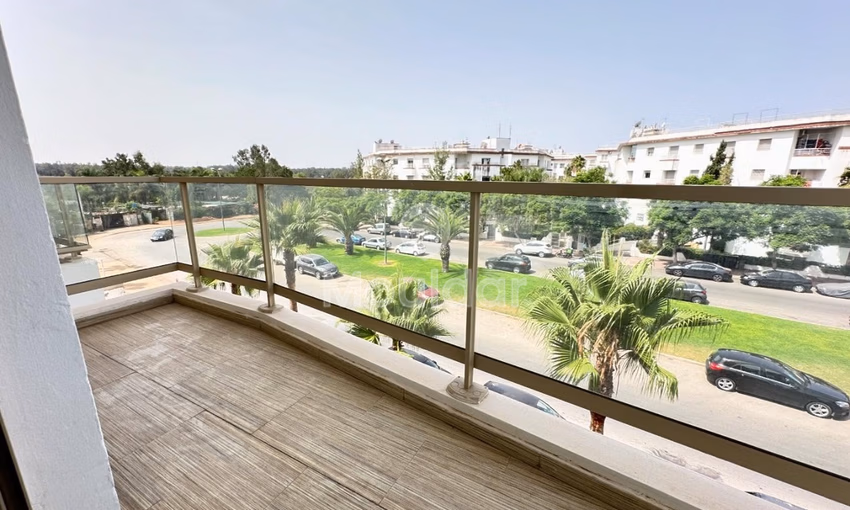 Apartamento en alquiler con jardín en el segundo piso