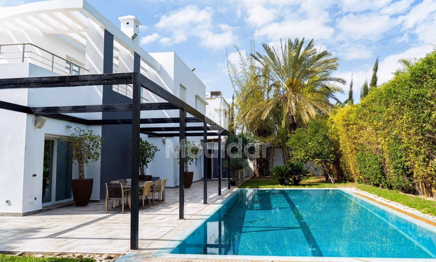 فيلا للبيع في بوسكورة، 3 غرف نوم، 881 م².