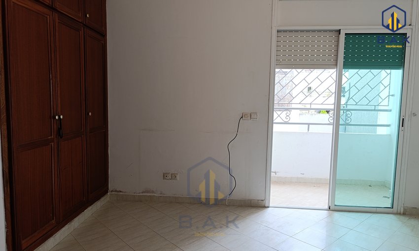 Appartamento in vendita con balcone - view 7