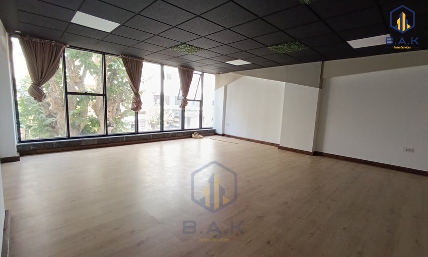 Birinci katta teraslı kiralık ofis - view 2