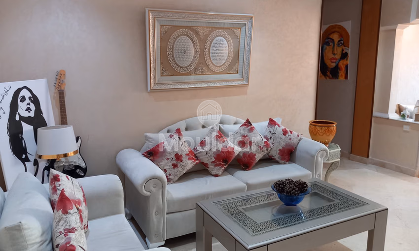 Apartamento en alquiler con balcón en el primer piso Apartamento en alquiler con balcón en el primer piso