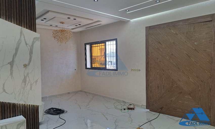 Villa for sale with terrace - view 3