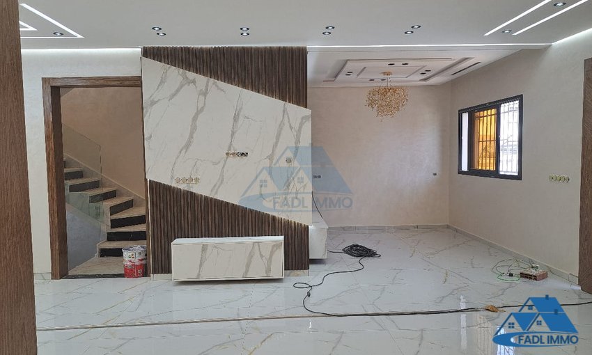 Villa for sale with terrace - view 5