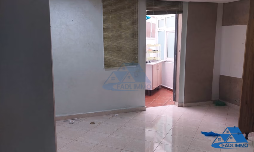 Studio à louer au rez-de-chaussée Studio à louer au rez-de-chaussée