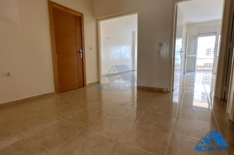 Bureau à louer avec terrasse au premier étage