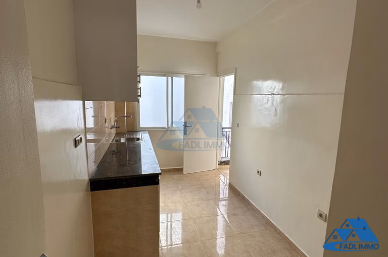 Bureau à louer avec terrasse au premier étage