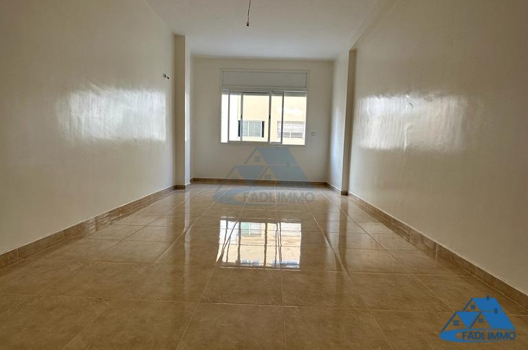 Bureau à louer avec terrasse au premier étage