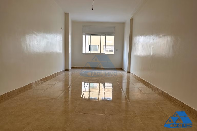 Bureau à louer avec terrasse au premier étage