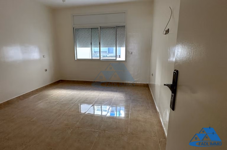 Bureau à louer avec terrasse au premier étage