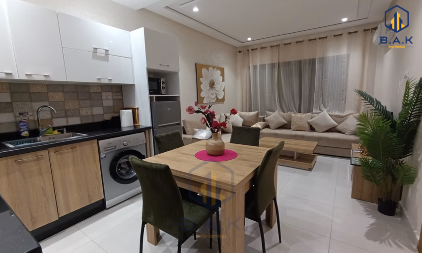 شقة للإيجار مع شرفة في الطابق الثاني