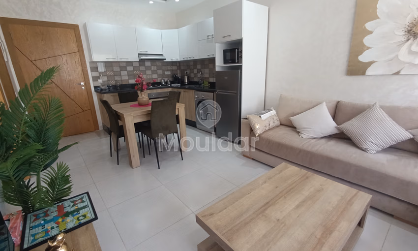 شقة للإيجار مع شرفة في الطابق الثاني شقة للإيجار مع شرفة في الطابق الثاني