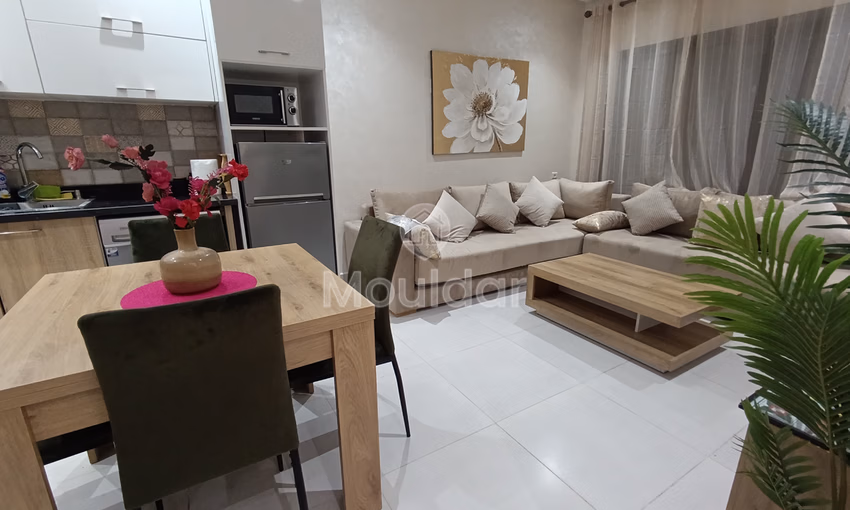 شقة للإيجار مع شرفة في الطابق الثاني شقة للإيجار مع شرفة في الطابق الثاني