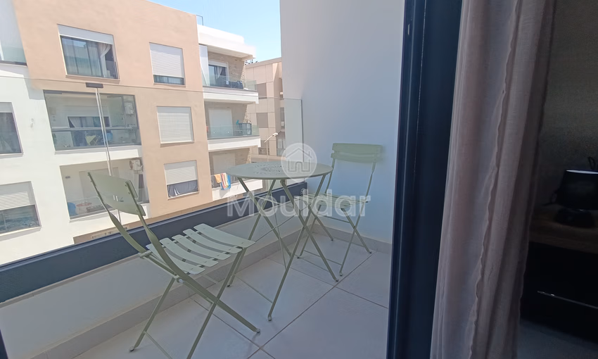 شقة للإيجار مع شرفة في الطابق الثاني شقة للإيجار مع شرفة في الطابق الثاني