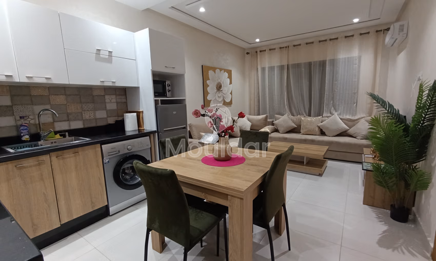 شقة للإيجار مع شرفة في الطابق الثاني