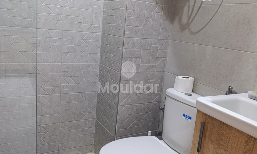 شقة للإيجار مع شرفة في الطابق الثاني شقة للإيجار مع شرفة في الطابق الثاني